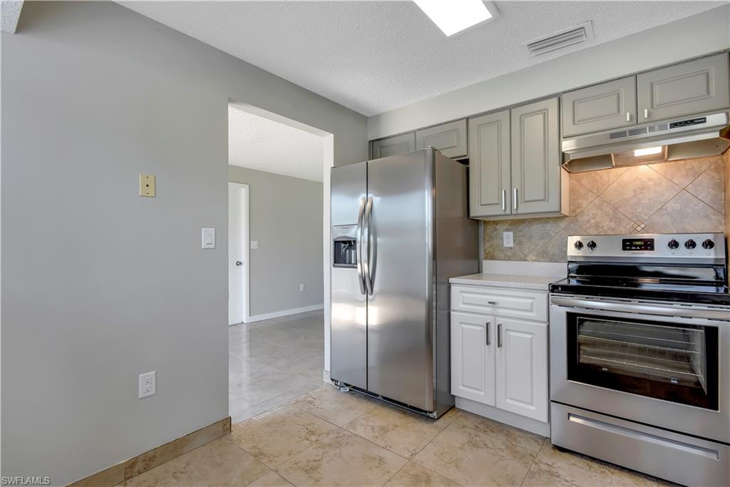 NAPLES PARK - Residential