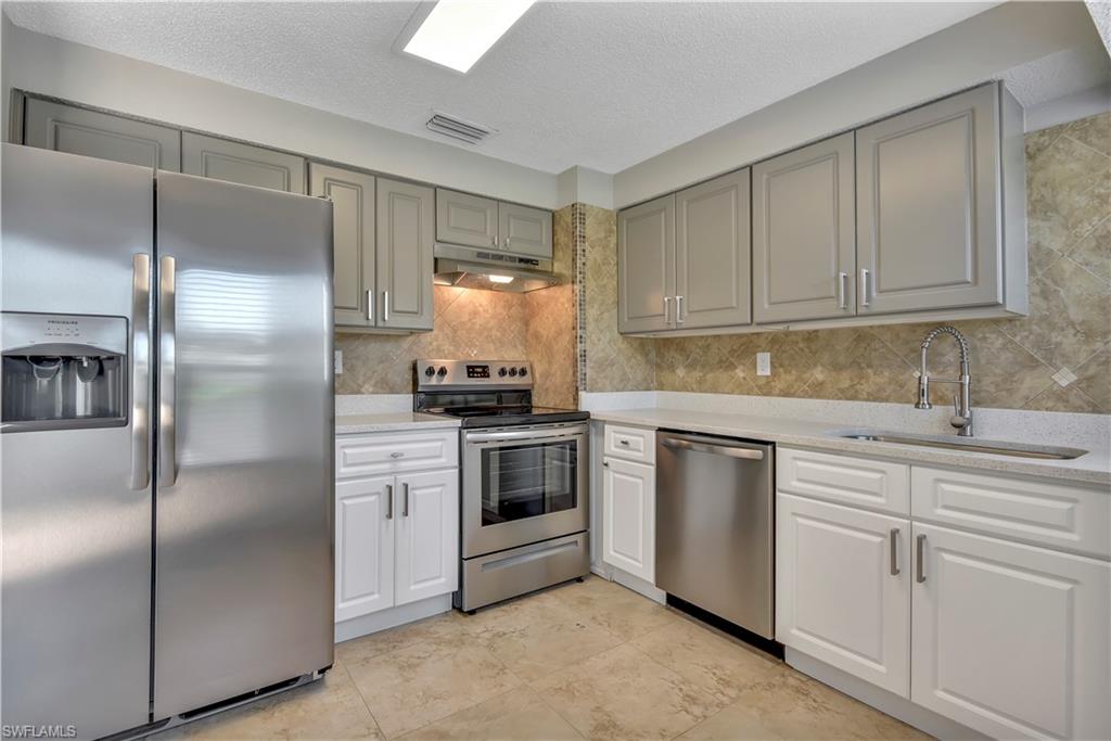 NAPLES PARK - Residential