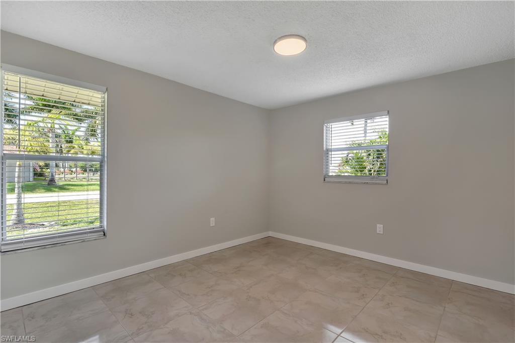 NAPLES PARK - Residential