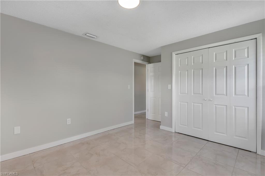 NAPLES PARK - Residential