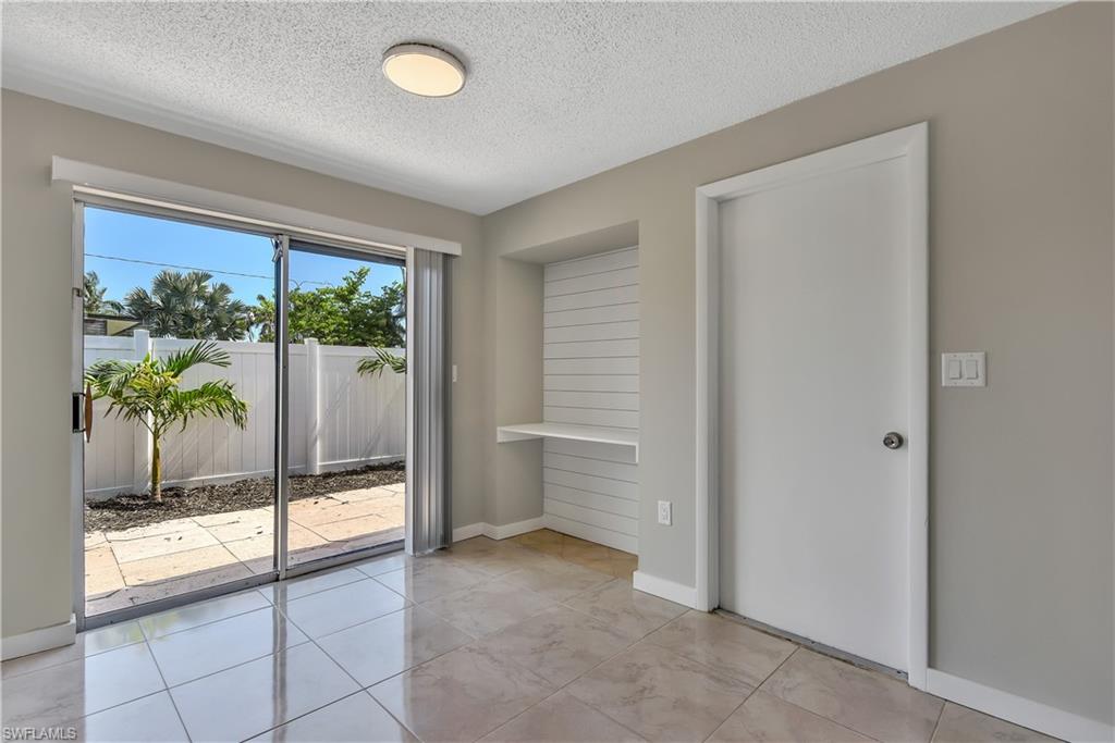 NAPLES PARK - Residential