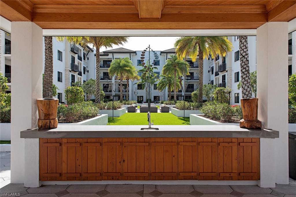 NAPLES SQUARE - Residential