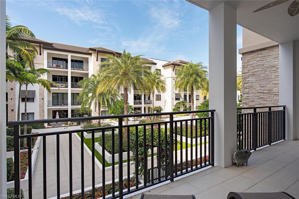 NAPLES SQUARE - Residential
