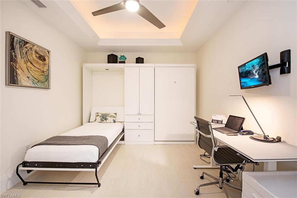 NAPLES SQUARE - Residential