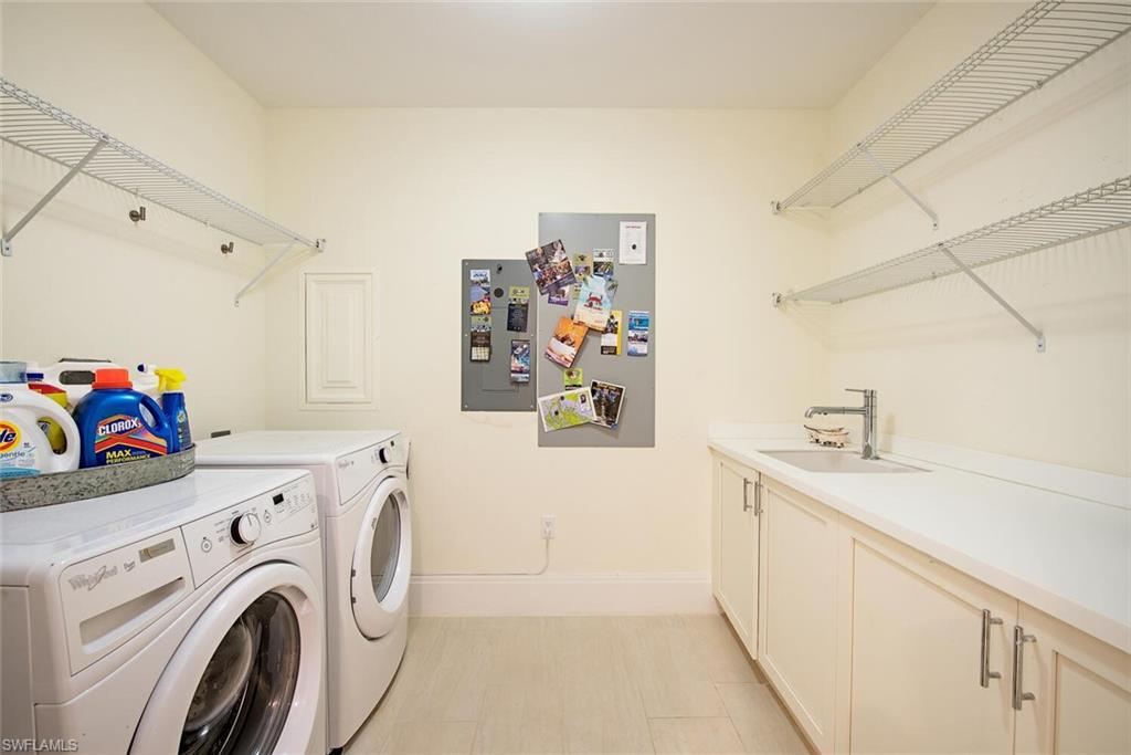 NAPLES SQUARE - Residential