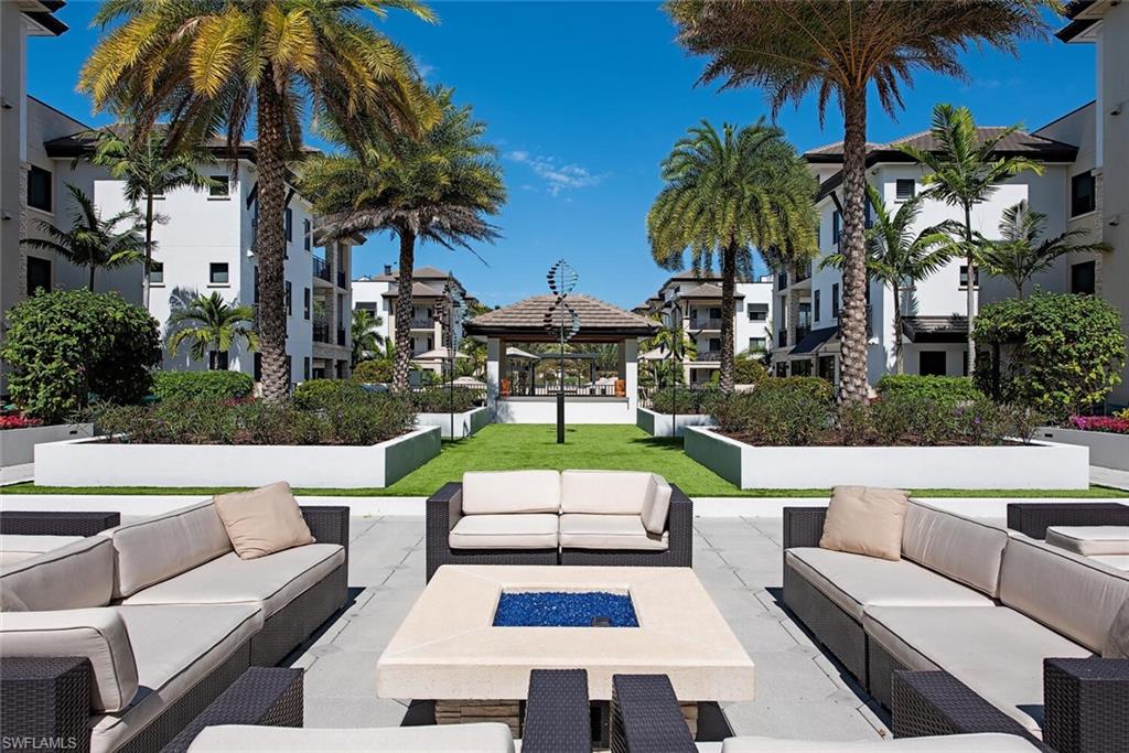 NAPLES SQUARE - Residential