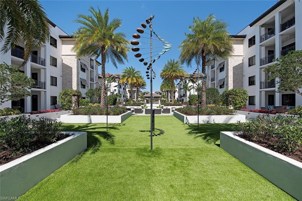 NAPLES SQUARE - Residential