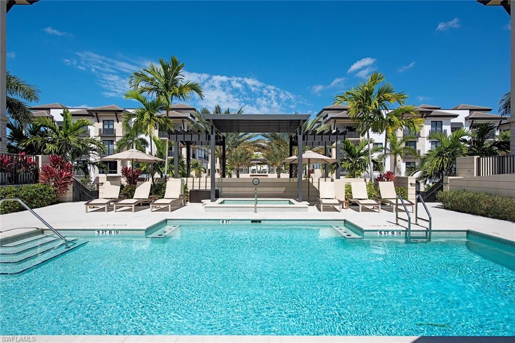 NAPLES SQUARE - Residential