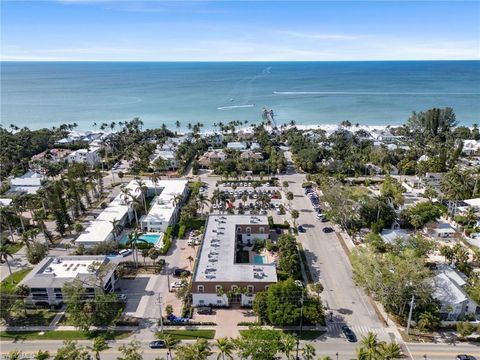 Photo of 1222 Gordon DR #2, NAPLES, FL 34102 (MLS # 226007736)