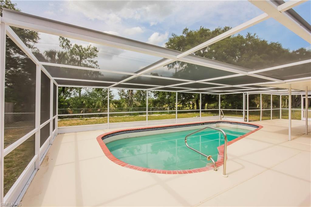 FORT MYERS SHORES - Residential