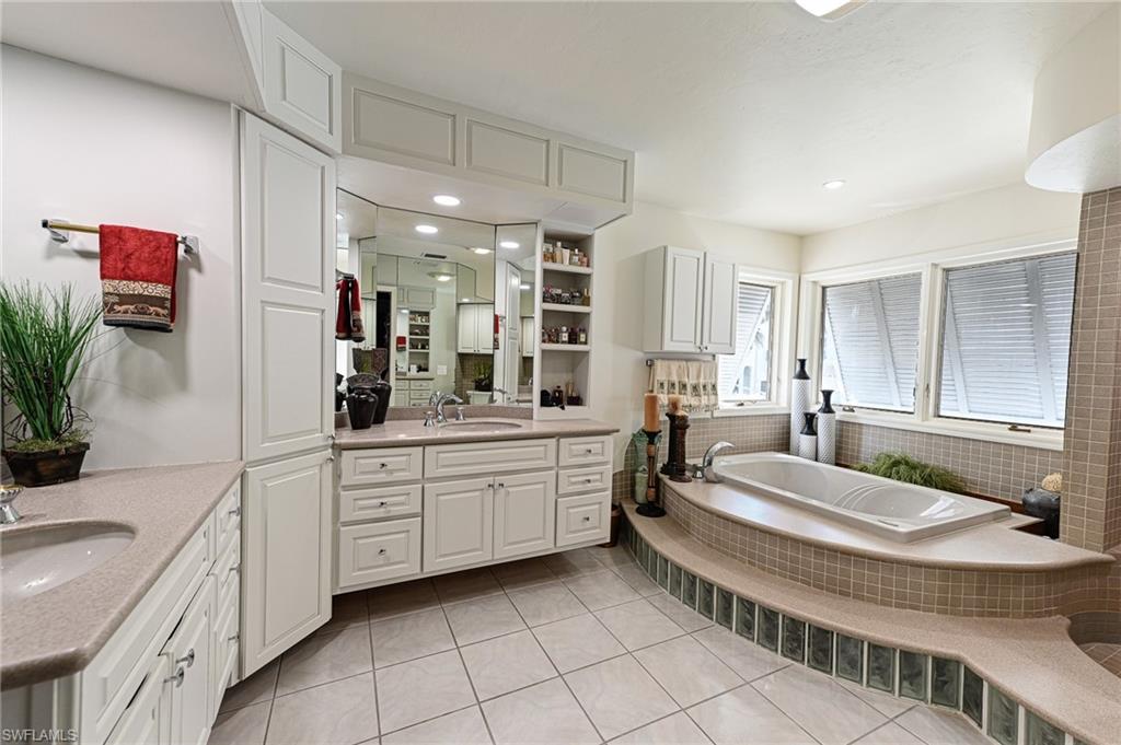 BAREFOOT BEACH - Residential