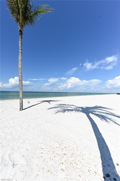 BAREFOOT BEACH - Residential