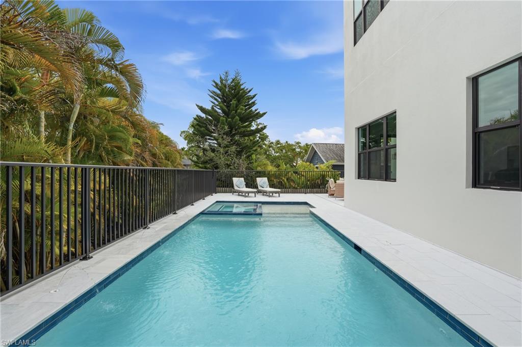 ISLES OF CAPRI - Residential