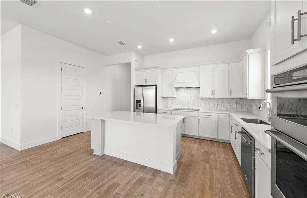 AVALON PARK - Residential