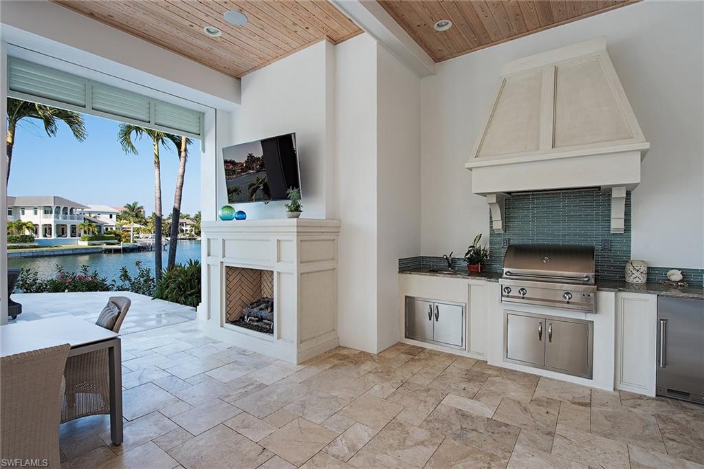 PARK SHORE - Residential