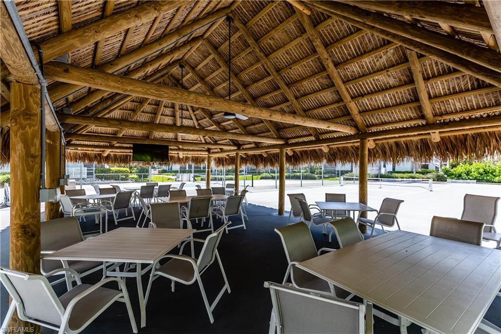 SMOKEHOUSE BAY CLUB - Residential