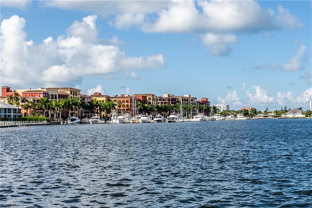 SMOKEHOUSE BAY CLUB - Residential