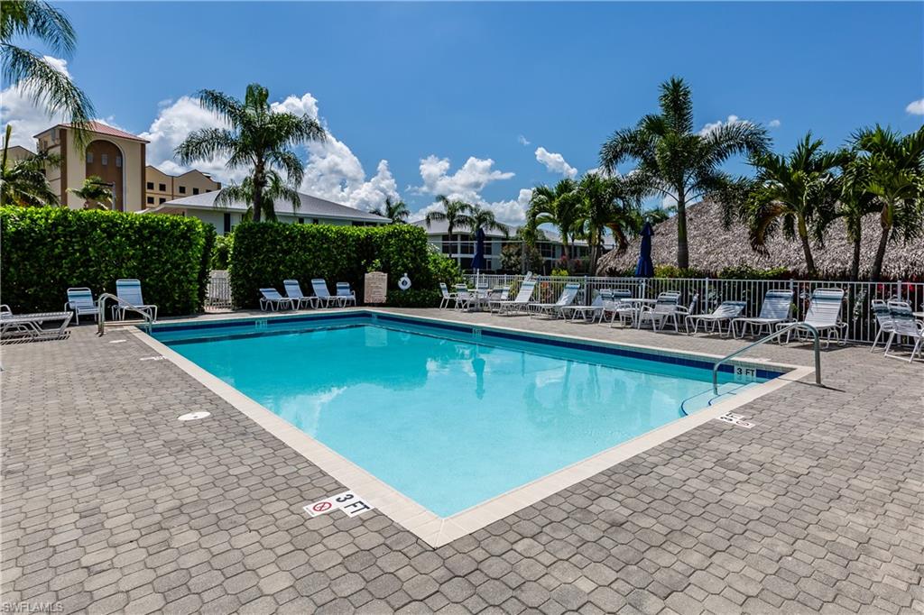 SMOKEHOUSE BAY CLUB - Residential