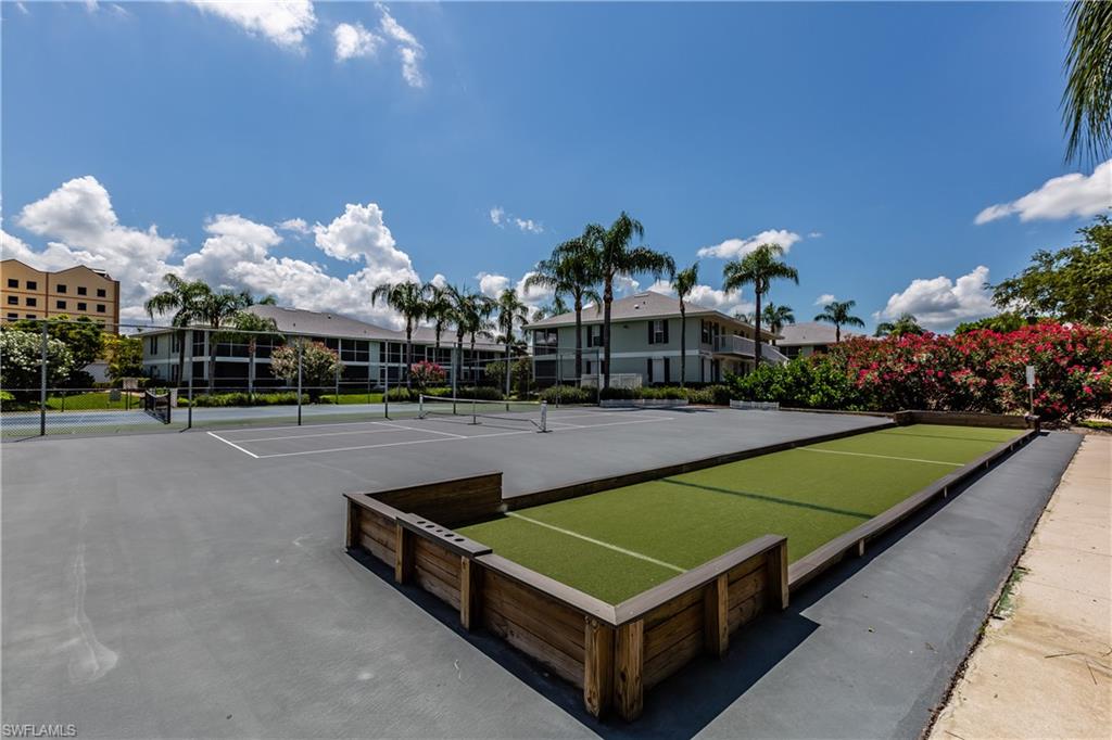 SMOKEHOUSE BAY CLUB - Residential