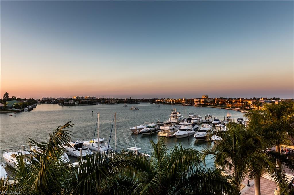 SMOKEHOUSE BAY CLUB - Residential