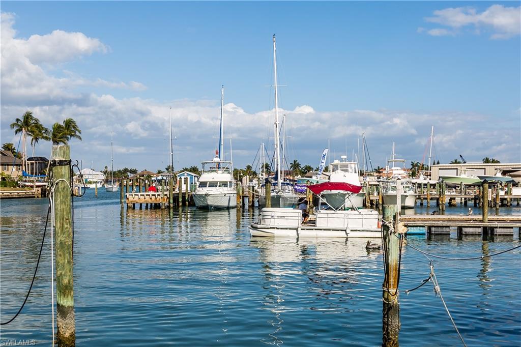 SMOKEHOUSE BAY CLUB - Residential
