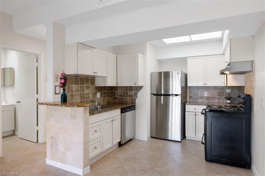 MARBELLA AT WORLD TENNIS CENTER - Residential