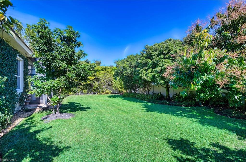 MOORINGS - Residential