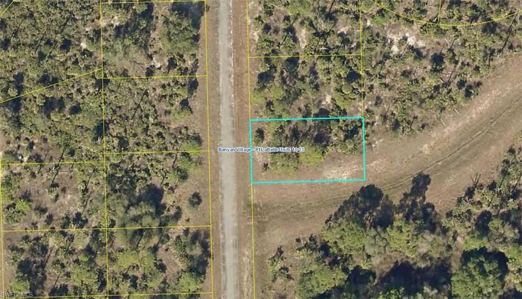 BANYAN VILLAGE - Land