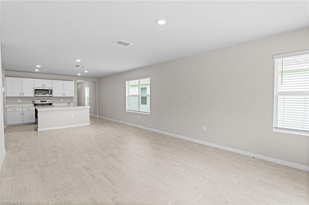 BENTLEY CROSSING - Residential Lease