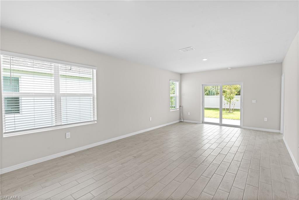 BENTLEY CROSSING - Residential Lease