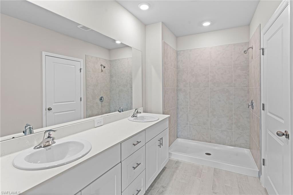 BENTLEY CROSSING - Residential Lease