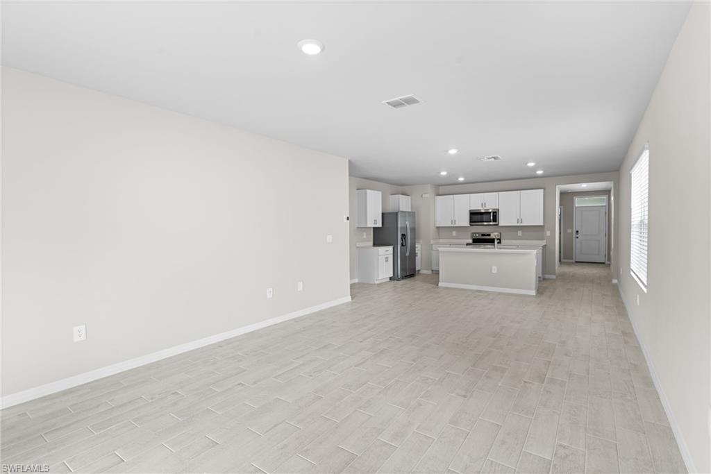 BENTLEY CROSSING - Residential Lease