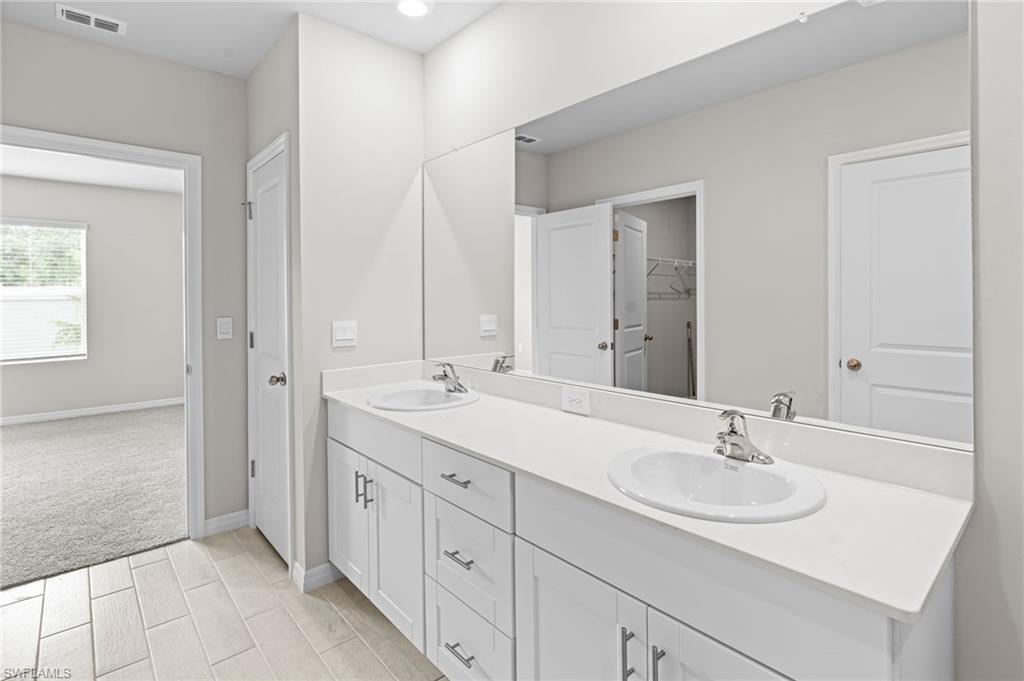 BENTLEY CROSSING - Residential Lease