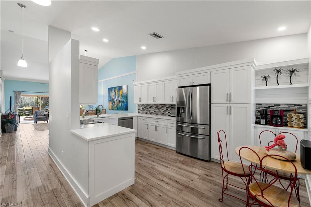 WIGGINS BAY VILLAS - Residential