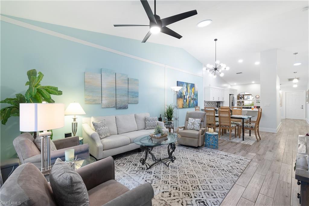 WIGGINS BAY VILLAS - Residential