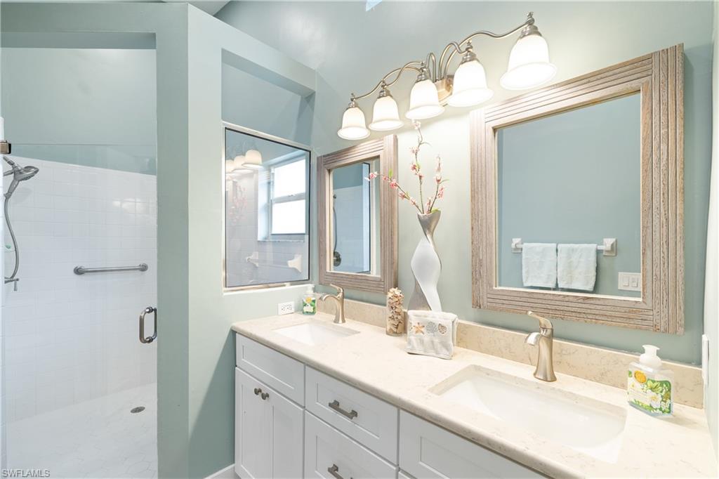 WIGGINS BAY VILLAS - Residential