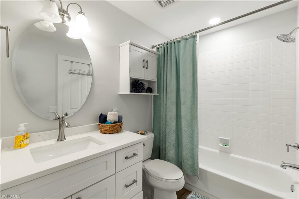 WIGGINS BAY VILLAS - Residential