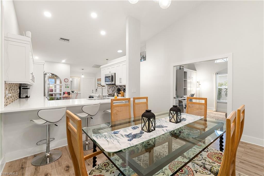 WIGGINS BAY VILLAS - Residential