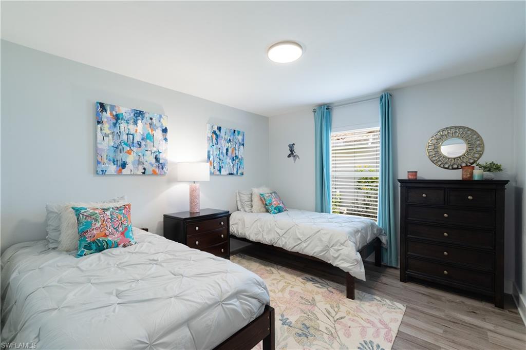 WIGGINS BAY VILLAS - Residential