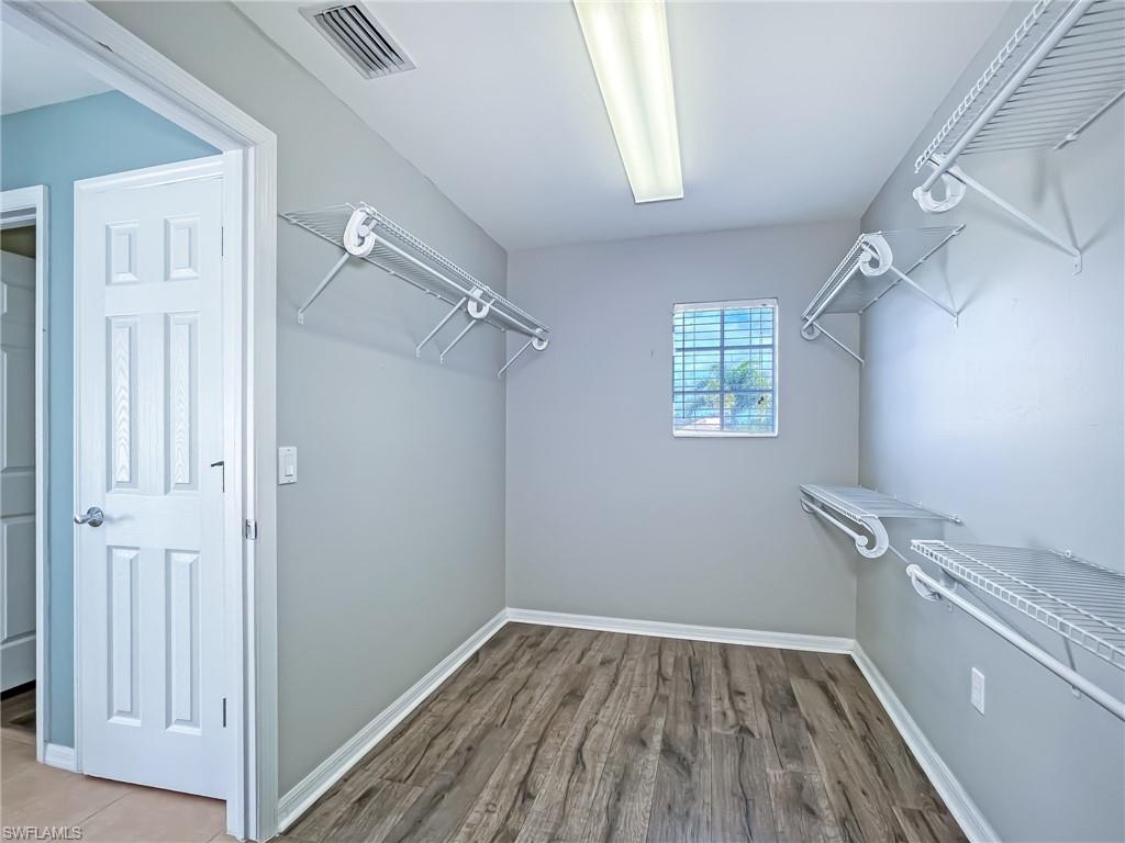 HAMPTON LAKES - Residential