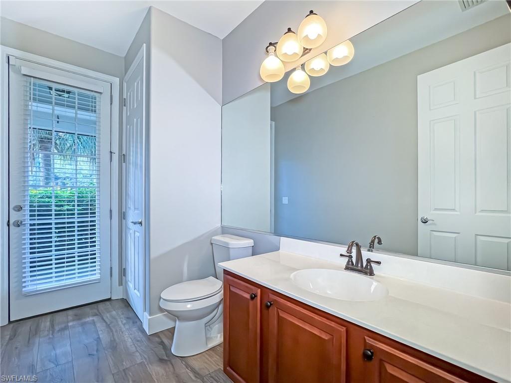 HAMPTON LAKES - Residential