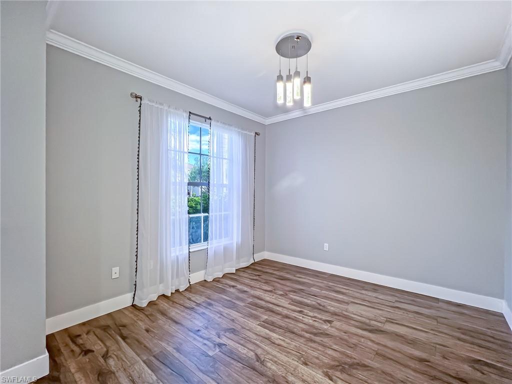 HAMPTON LAKES - Residential