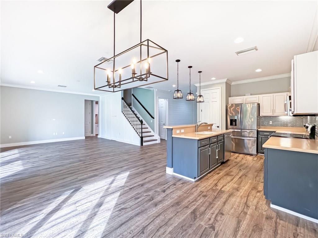 HAMPTON LAKES - Residential