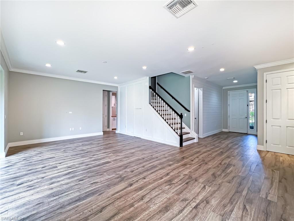 HAMPTON LAKES - Residential