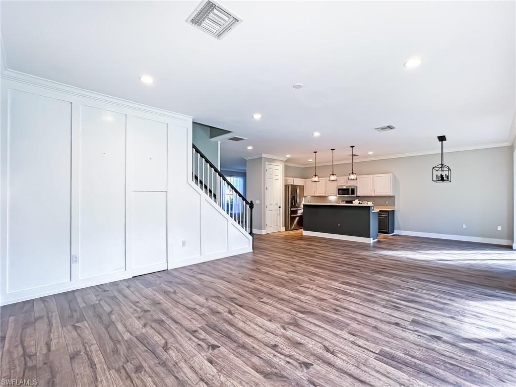 HAMPTON LAKES - Residential