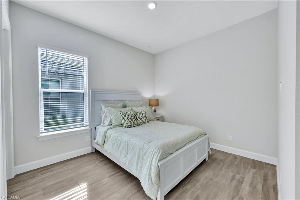 ESPLANADE LAKE CLUB - Residential