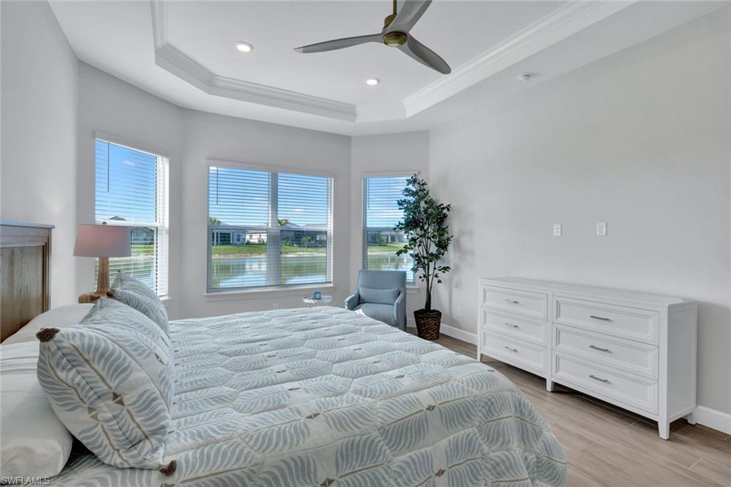 ESPLANADE LAKE CLUB - Residential