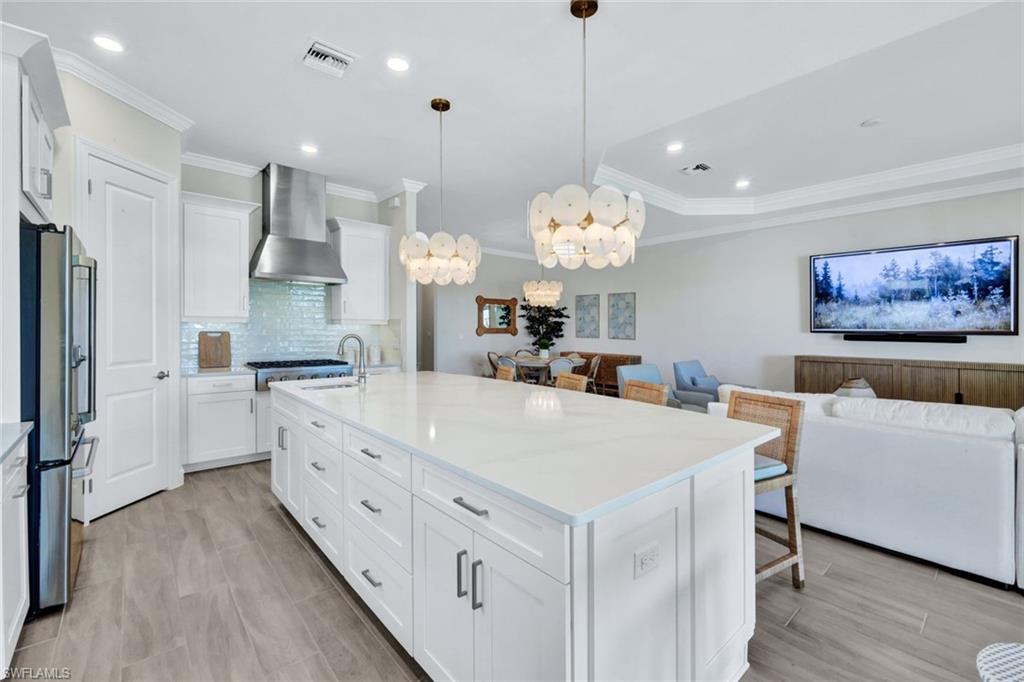 ESPLANADE LAKE CLUB - Residential