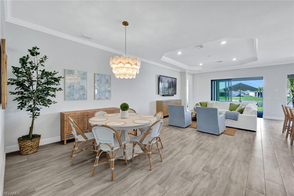 ESPLANADE LAKE CLUB - Residential