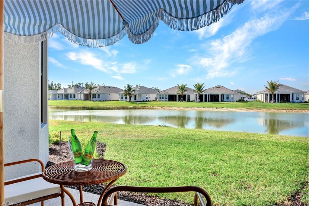 ESPLANADE LAKE CLUB - Residential